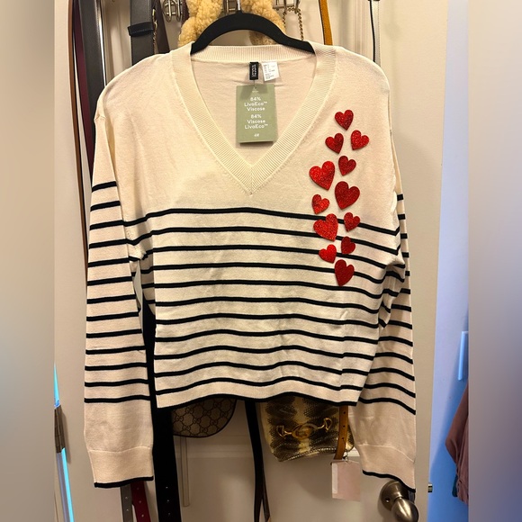 Sweaters - NWT custom cropped valentines sweater